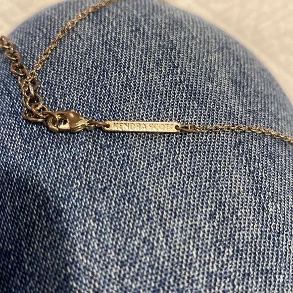 KENDRA SCOTT DRUSY PENDANT NECKLACE IN IRIDESCENT - Picture 4 of 10